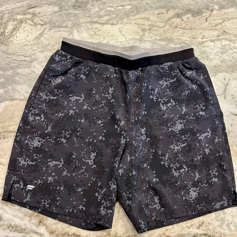 Fabletics Fundamental Shorts 7” inseam - Picture 4 of 4